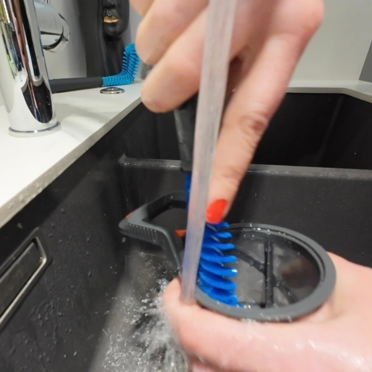 1 szt. KEDAZO Turbo CleanFlex - sięga tam, gdzie inne szczotki nie potrafią.