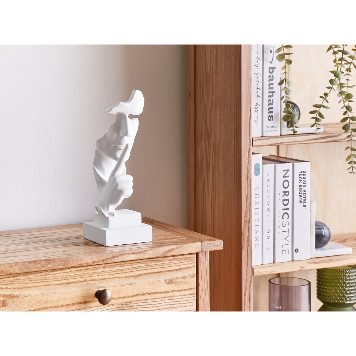 Figurka dekoracyjna biała RAAHE