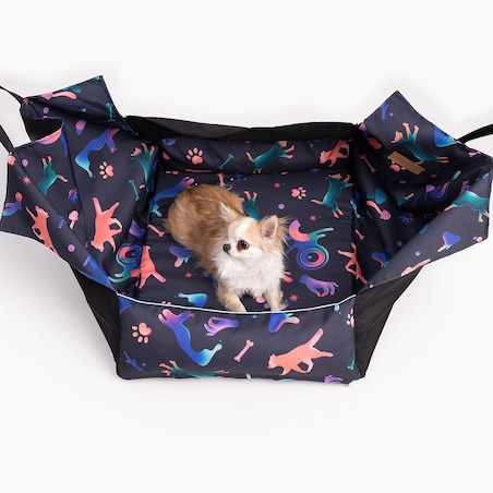 Fotelik do samochodu "Psy na jawie"