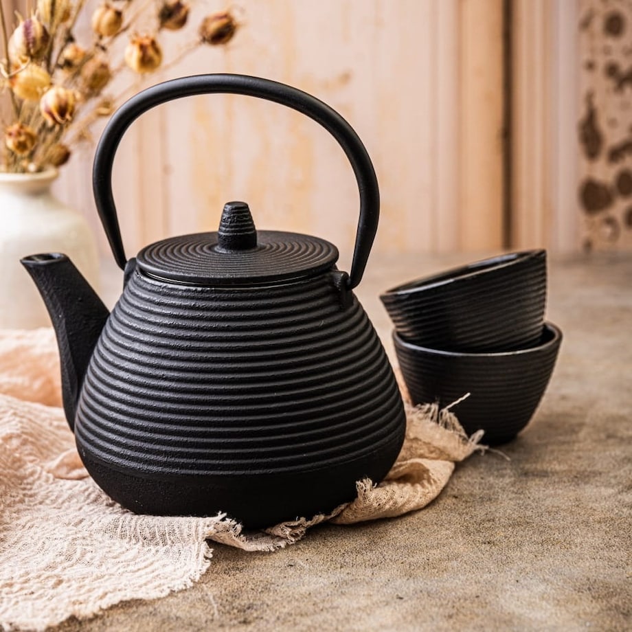 Czajniczek żeliwny Zaparzacz do herbaty 1.0L zestaw z żeliwnymi filiżankami czarkami KINGHOFF