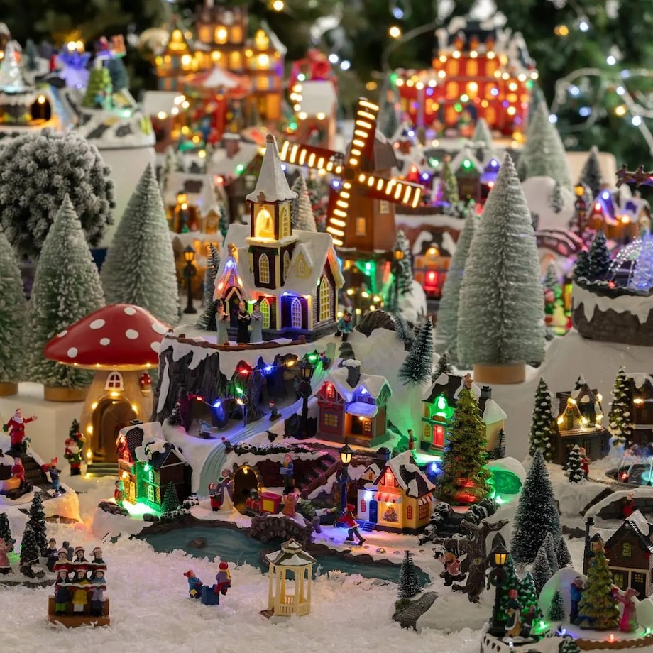 Dekoracja - grająca scenka świąteczna Kościółek 46x45x30,5 cm