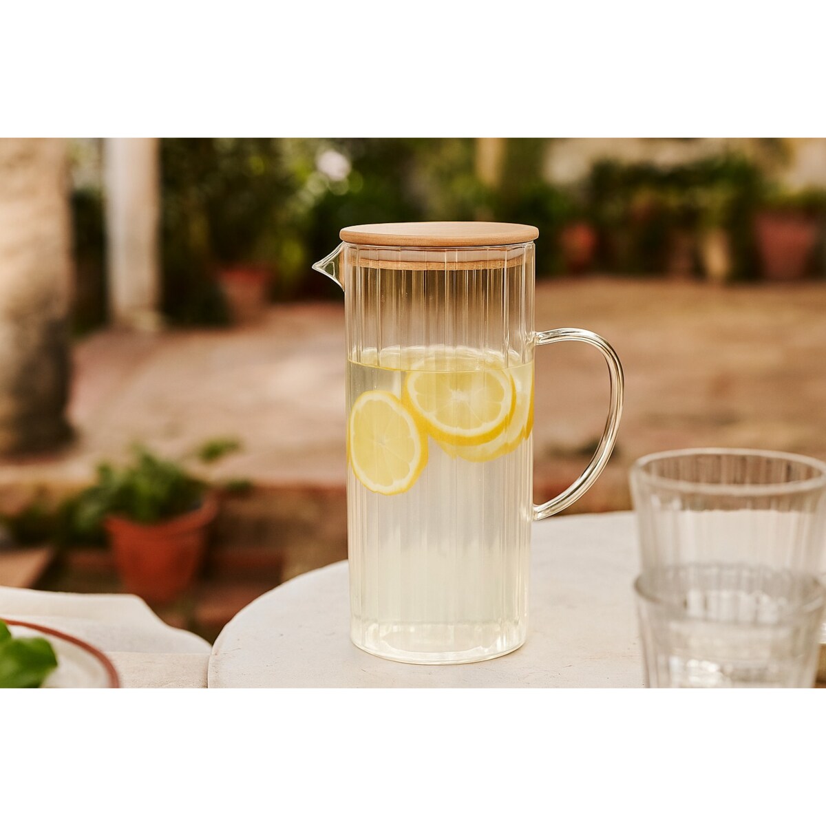 Dzbanek na wodę szklany NATO, ryflowane szkło 1,4 l