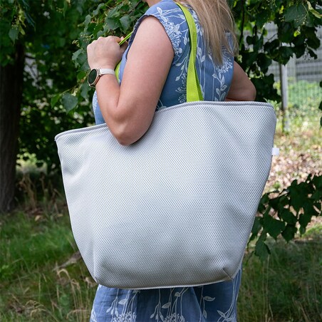 Torba na zakupy trapezowa 67x42 cm zielona z wnętrzem srebrnym