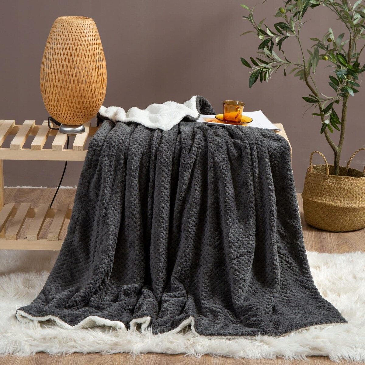 Grafitowy Koc Narzuta z Mikrofibry Baranek 150x200 Sherpa