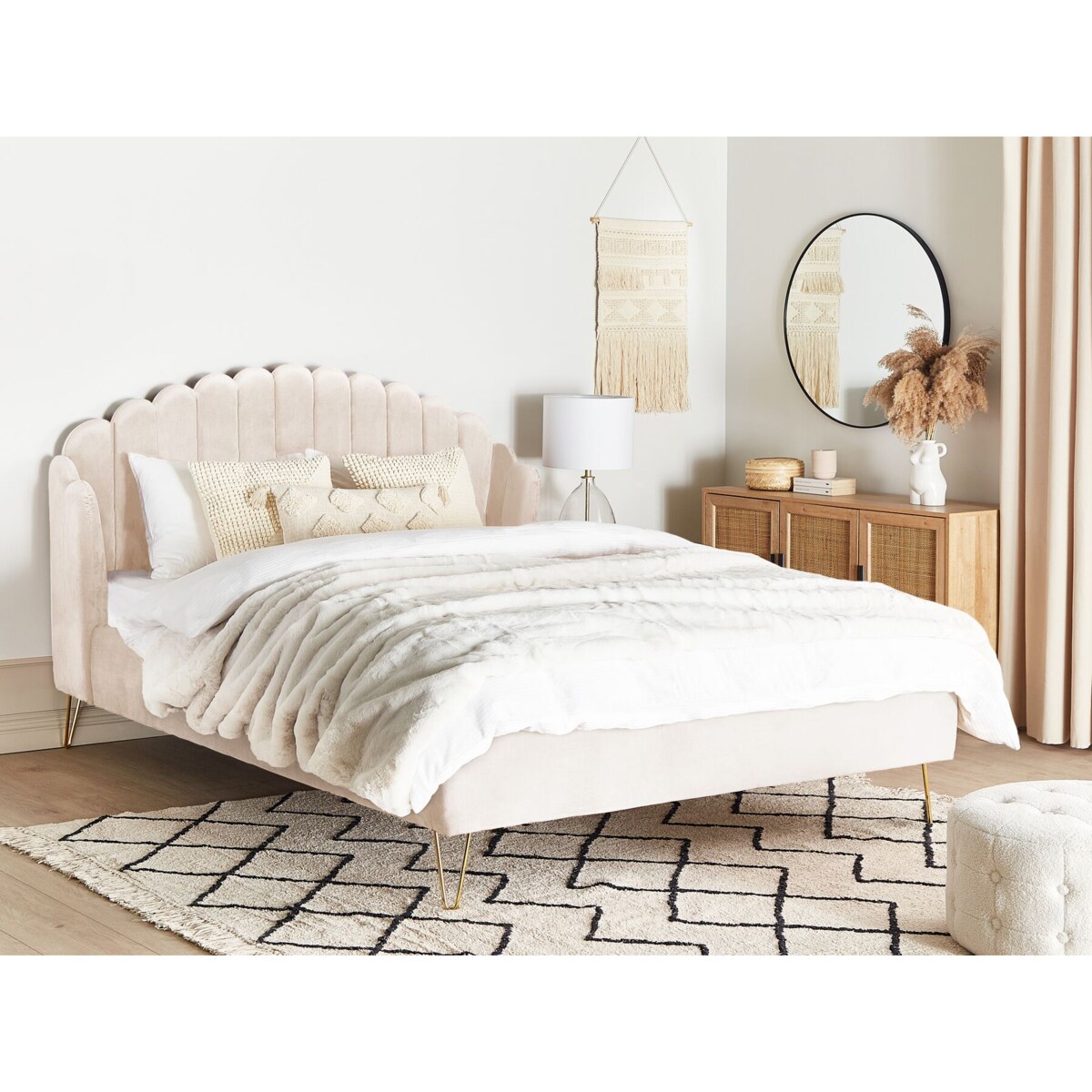 Łóżko welurowe 180 x 200 cm beżowe AMBILLOU