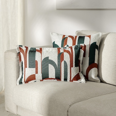 Poszewka Mona prostokątna 47x28 zielono-czerwony wzory na kremowym tle