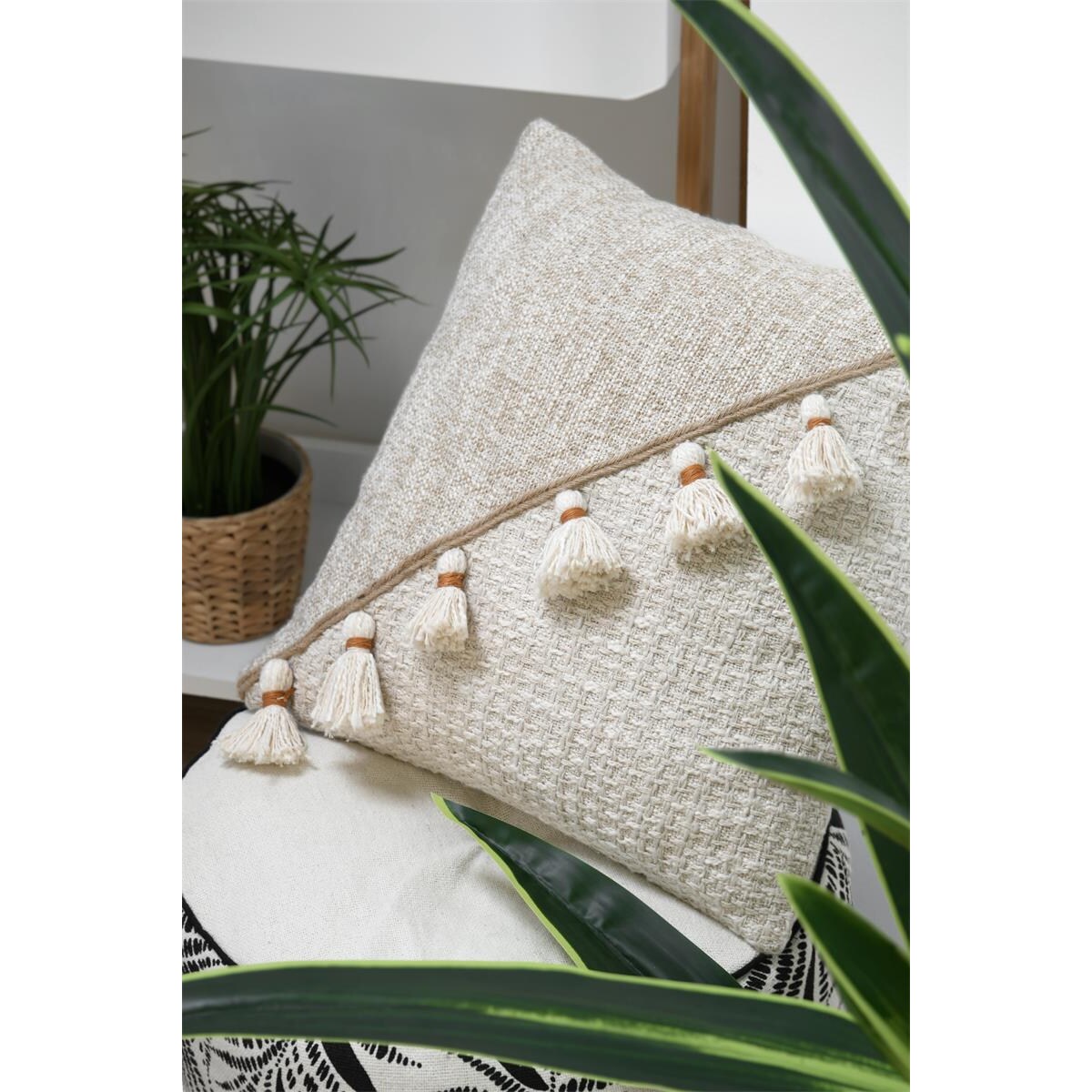 Poduszka dekoracyjna ZIANA boho z frędzlami, 45 x 45 cm