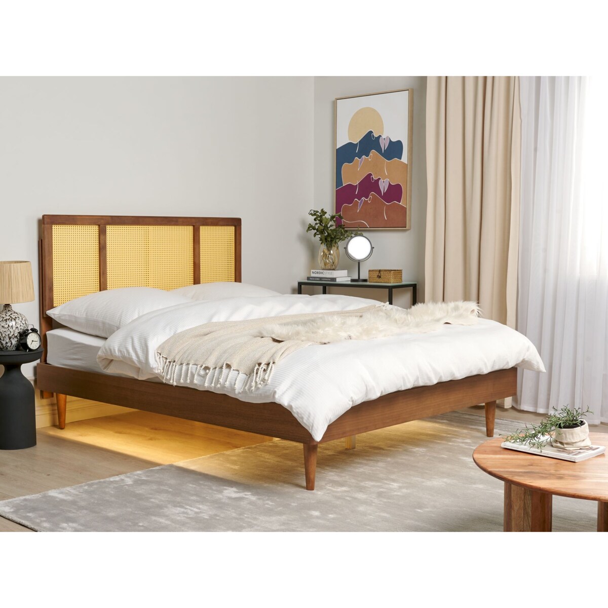 Łóżko LED Rattan AURAY 160 x 200 cm Brązowy