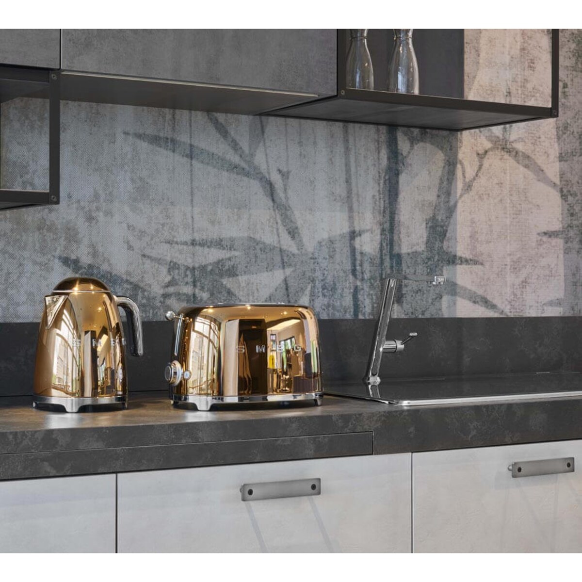 Czajnik elektryczny różowe złoto 50's Style, 1700 ml, SMEG