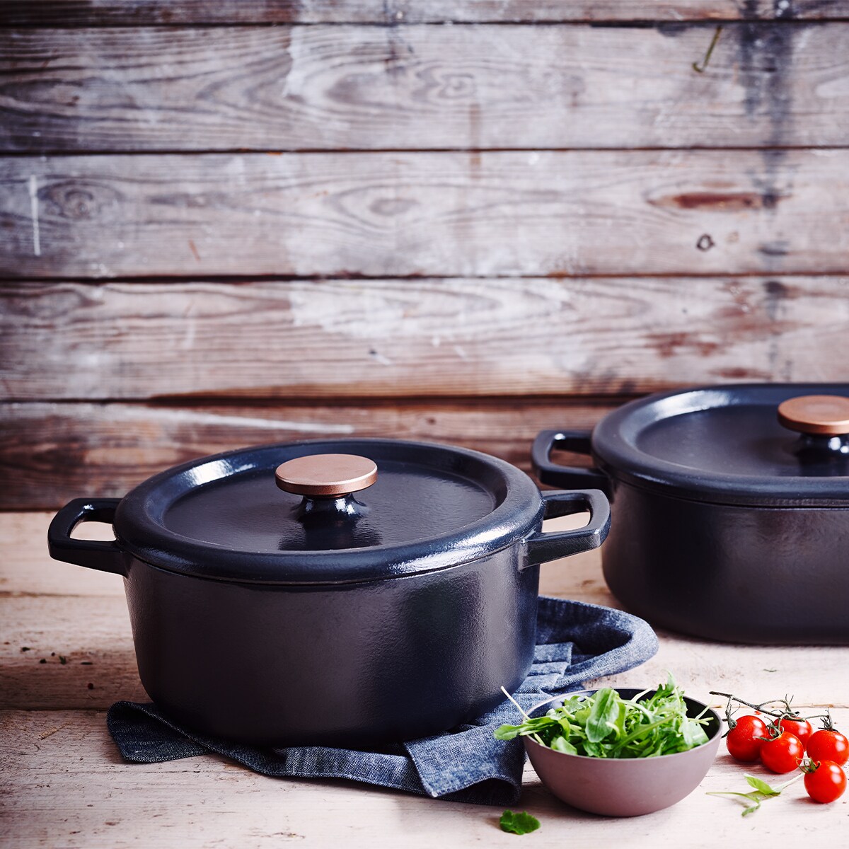 Garnek żeliwny z pokrywką 5L - 26cm NORI /BEKA