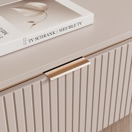 Szafka RTV ryflowana w kolorze kaszmiru ze złotą wstawką 200cm