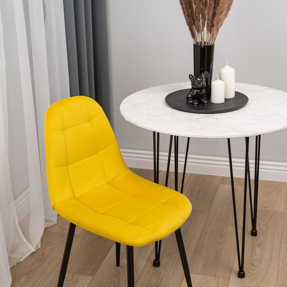 Krzesło tapicerowane welurowe nowoczesne zółte loft salon