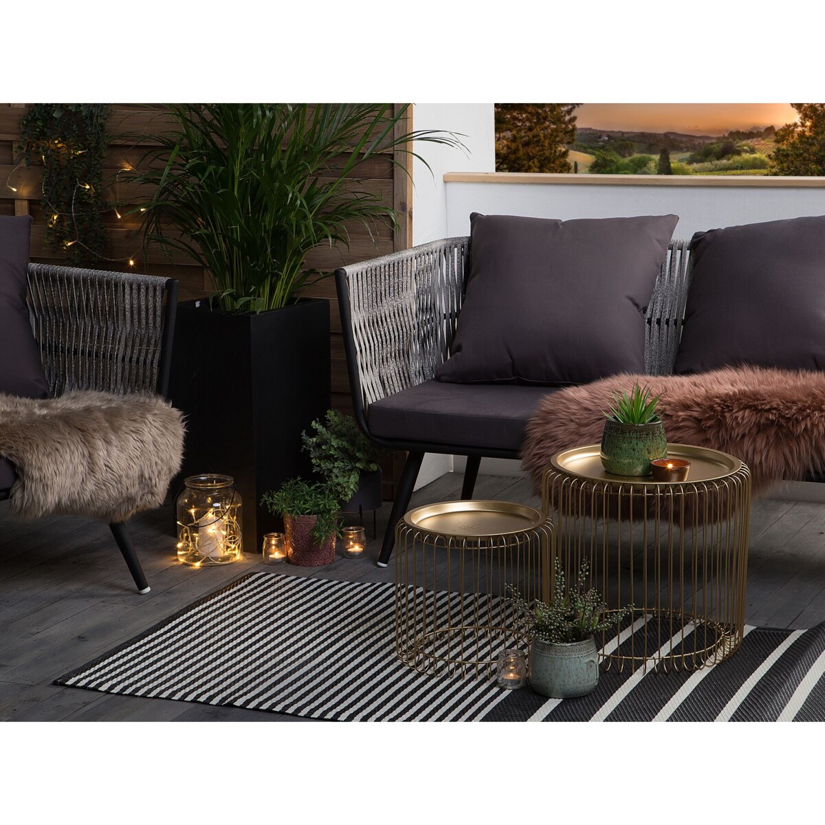 Dywan zewnętrzny 90 x 180 cm czarno-biały HALDIA