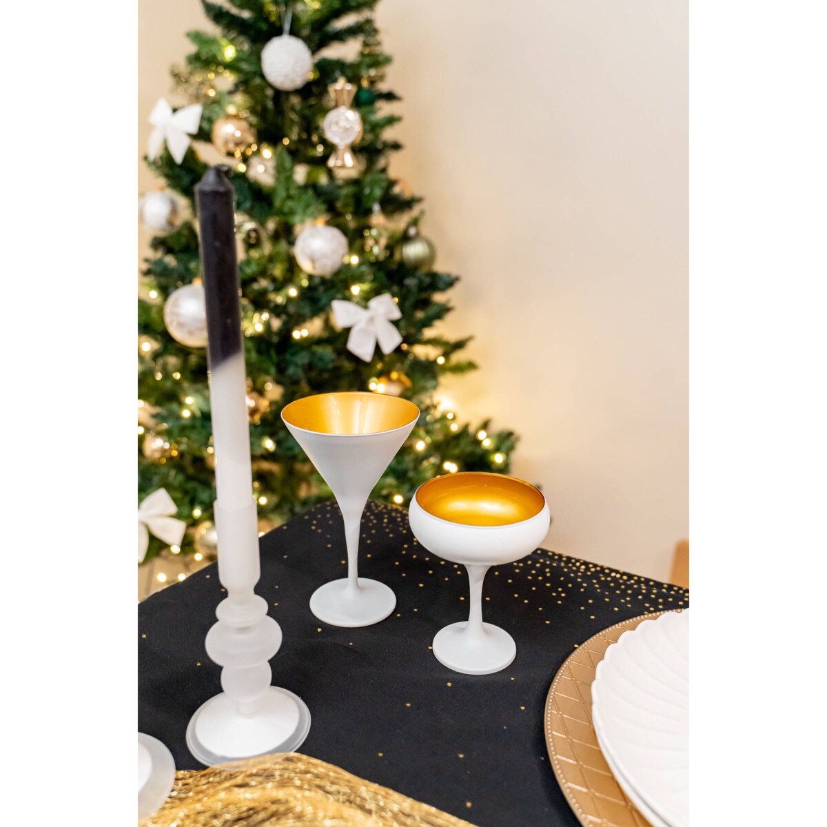 Kieliszek do martini, złote wnętrze