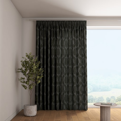 Zasłona na taśmie marszczącej 1 szt. 130x260 czarne liście akantu na grafitowym tle