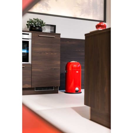 Kosz na śmieci czerwony 33l Kickmaster Wesco