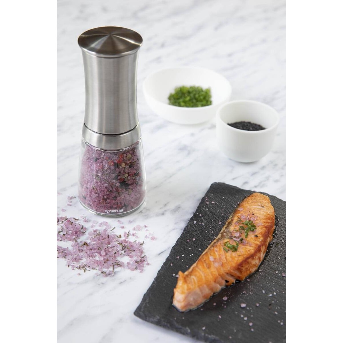 Młynek do ziół i przypraw stalowy, Kyocera