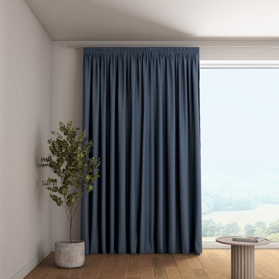 Zasłona na taśmie marszczącej 1 szt. 130x245 ciemny niebieski o wyraźnej strukturze