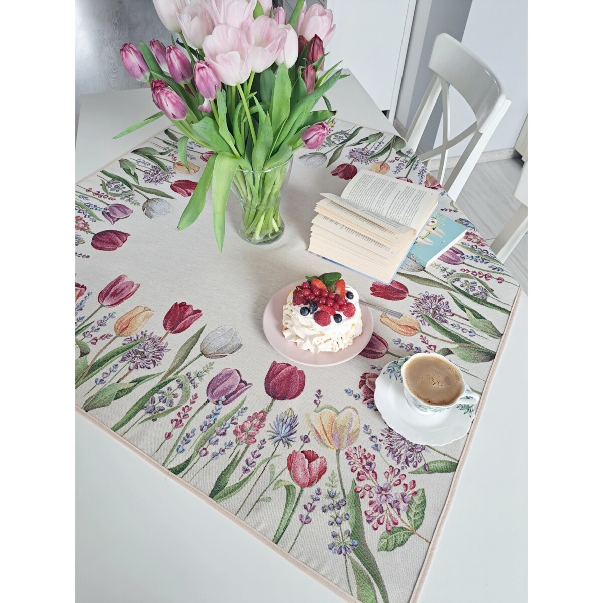 Obrus Na Stół 100X100 Cm Ozdobny Dekoracyjny Tulipany