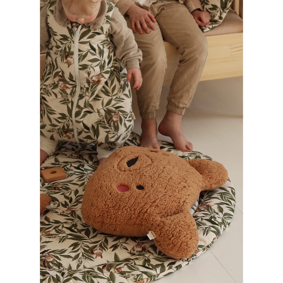 Poduszka dekoracyjna miś camel