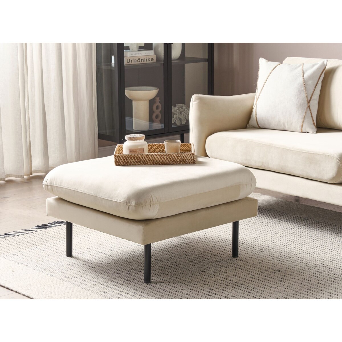 Otomana welurowa jasnobeżowa VINTERBRO