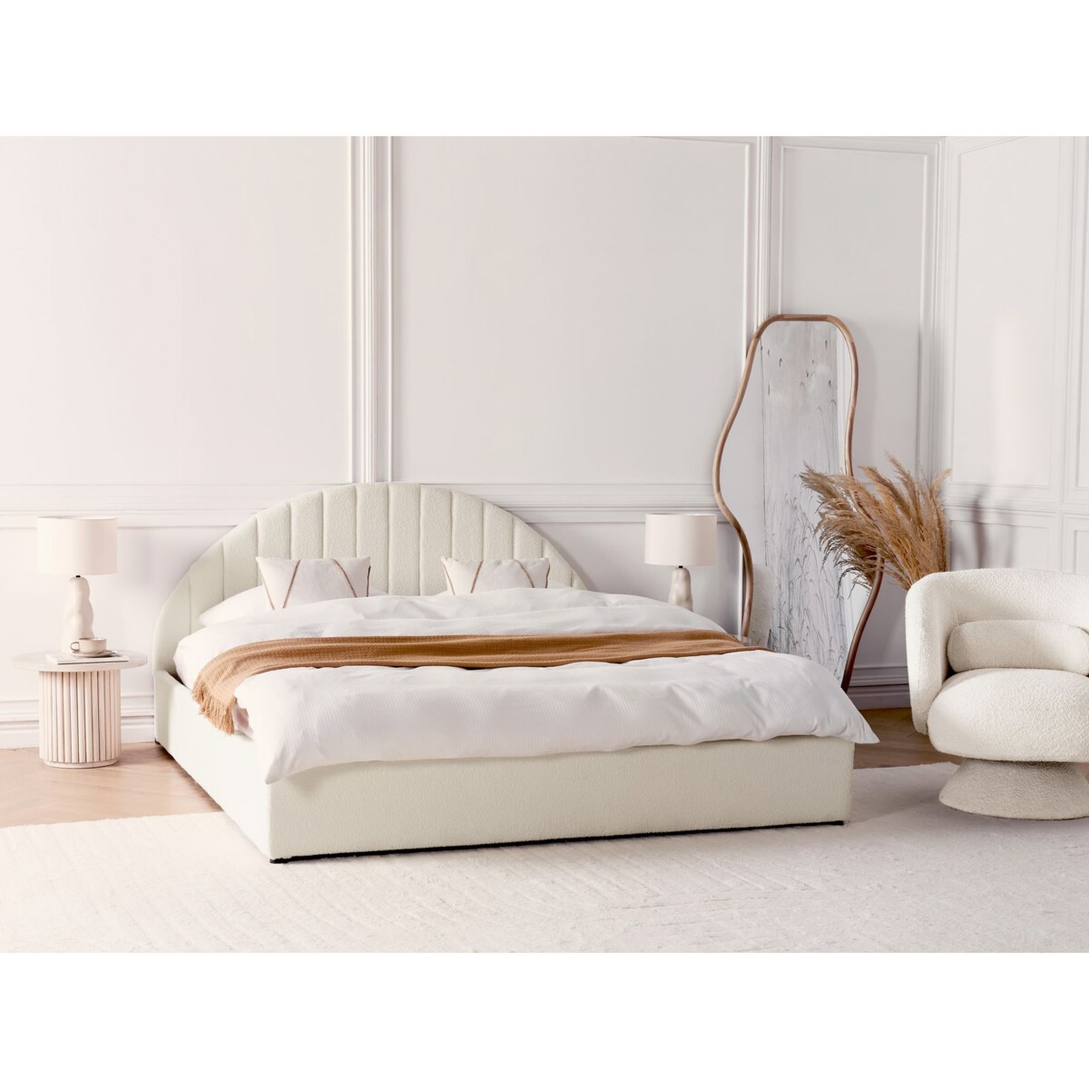 Łóżko z pojemnikiem boucle 180 x 200 cm złamana biel CHADENET