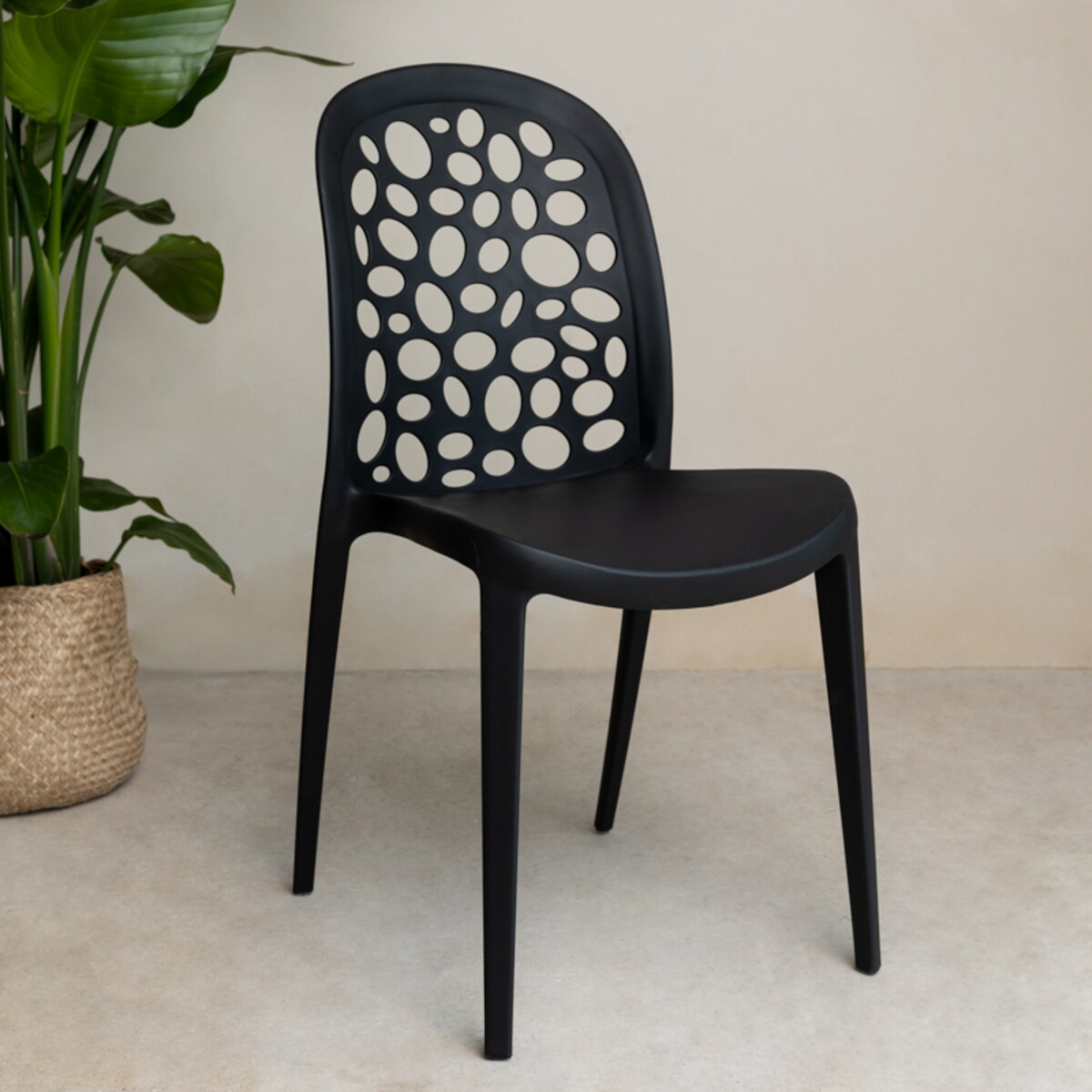 Krzesło plastikowe czarne nowoczesne do salonu ogrodu na balkon
