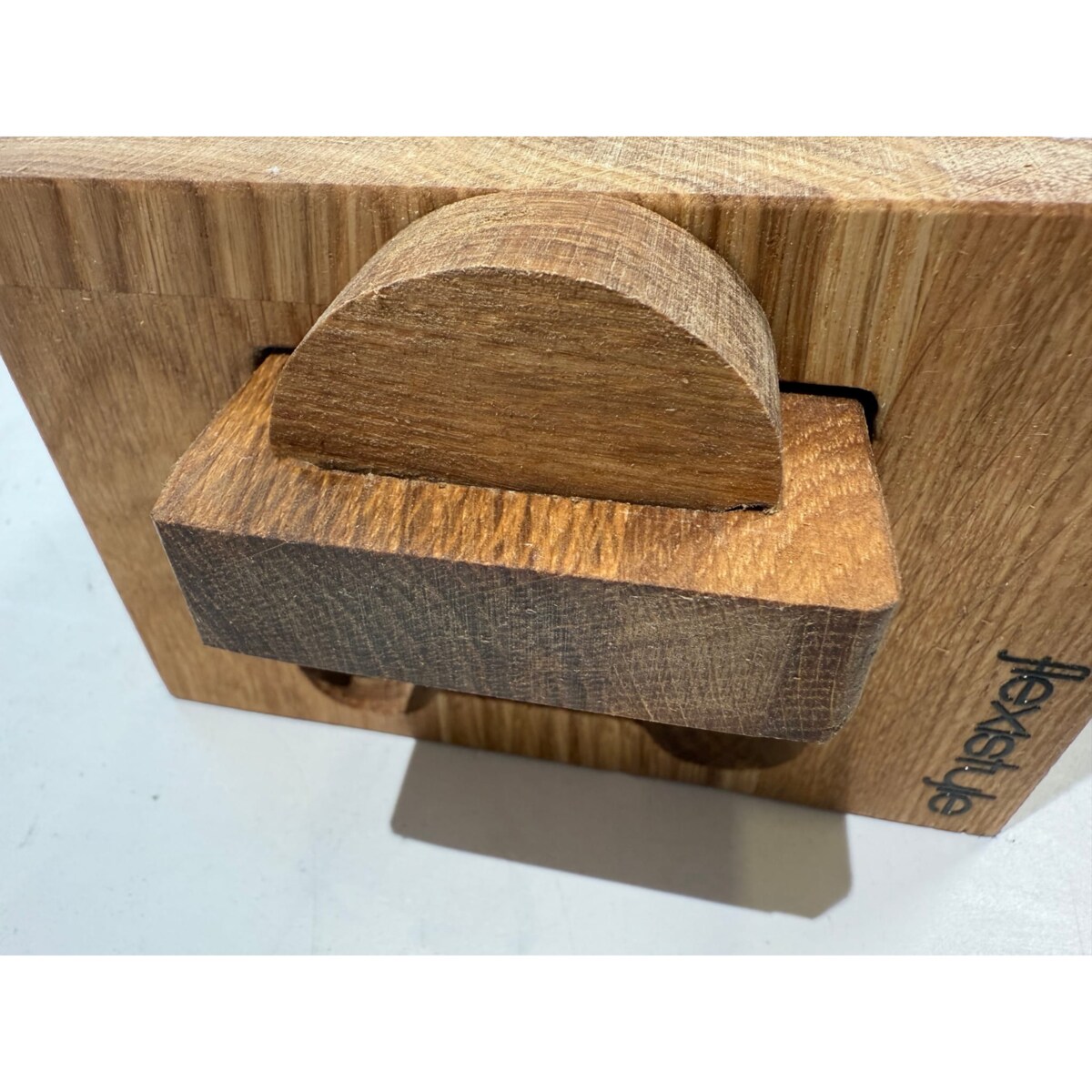 Miska dla psa na stojaku drewnianym M