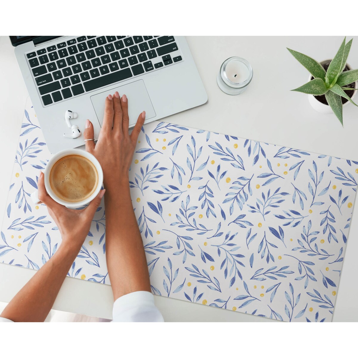 Niebieska mata na biurko Liście akwarelowe, 90x45 cm