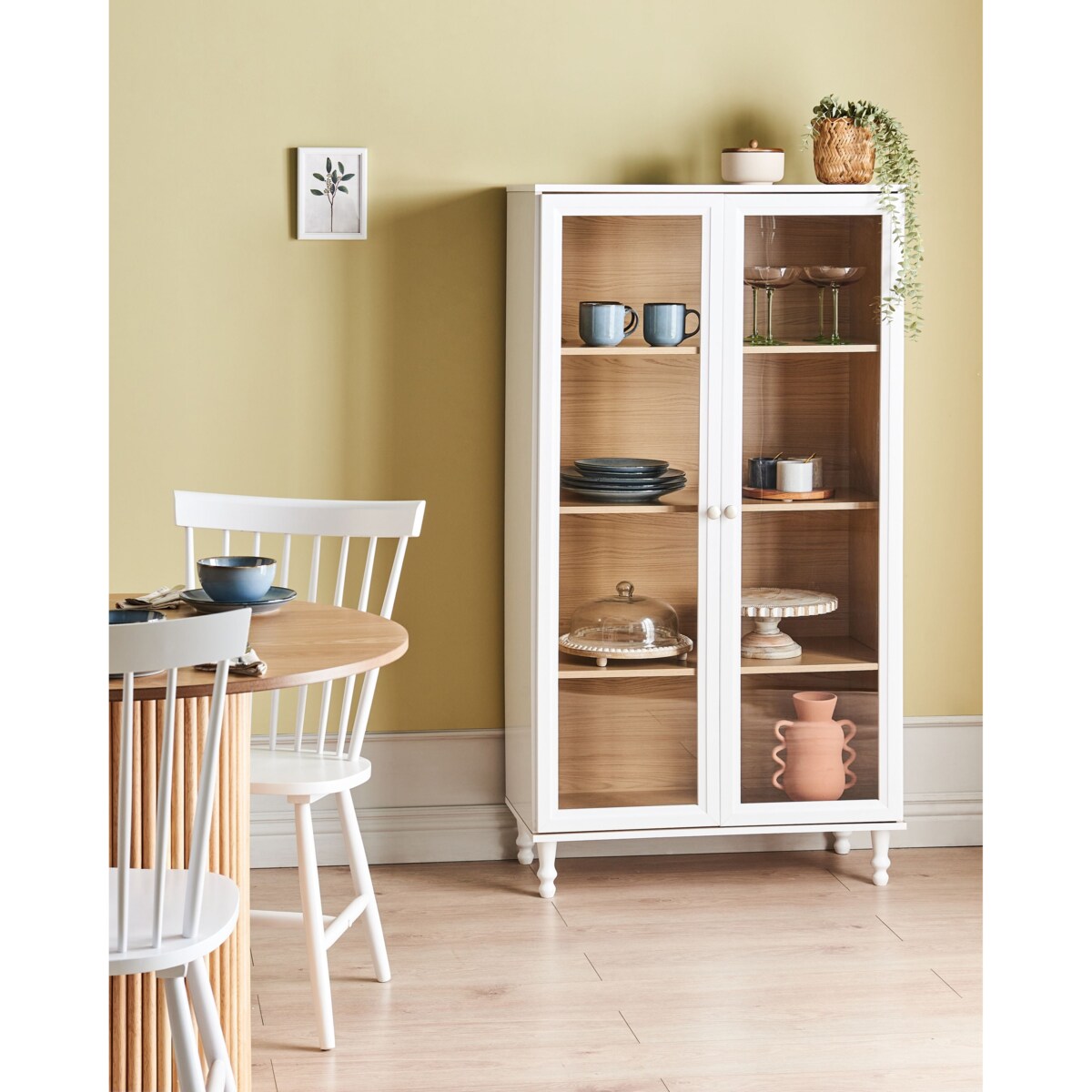 Witryna ze szklaną gablotą TINGLEDALE 80 cm Biały