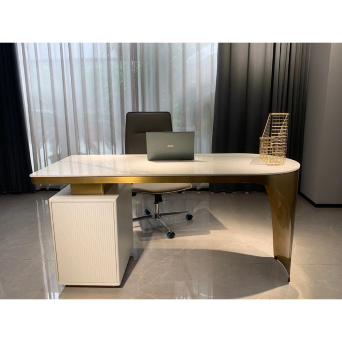 Białe - złote biurko ze stali nierdzewnej Matrix Premium 140x70x75