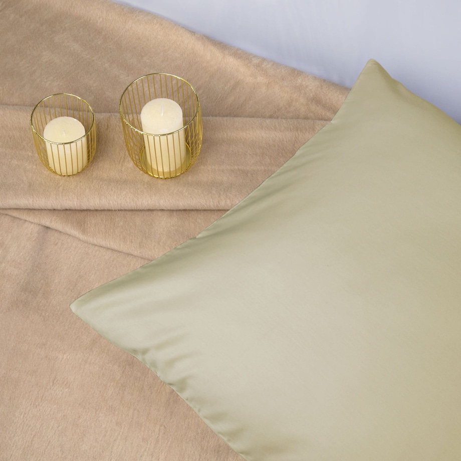 Poszewka satynowa 40x40 kolor Krem