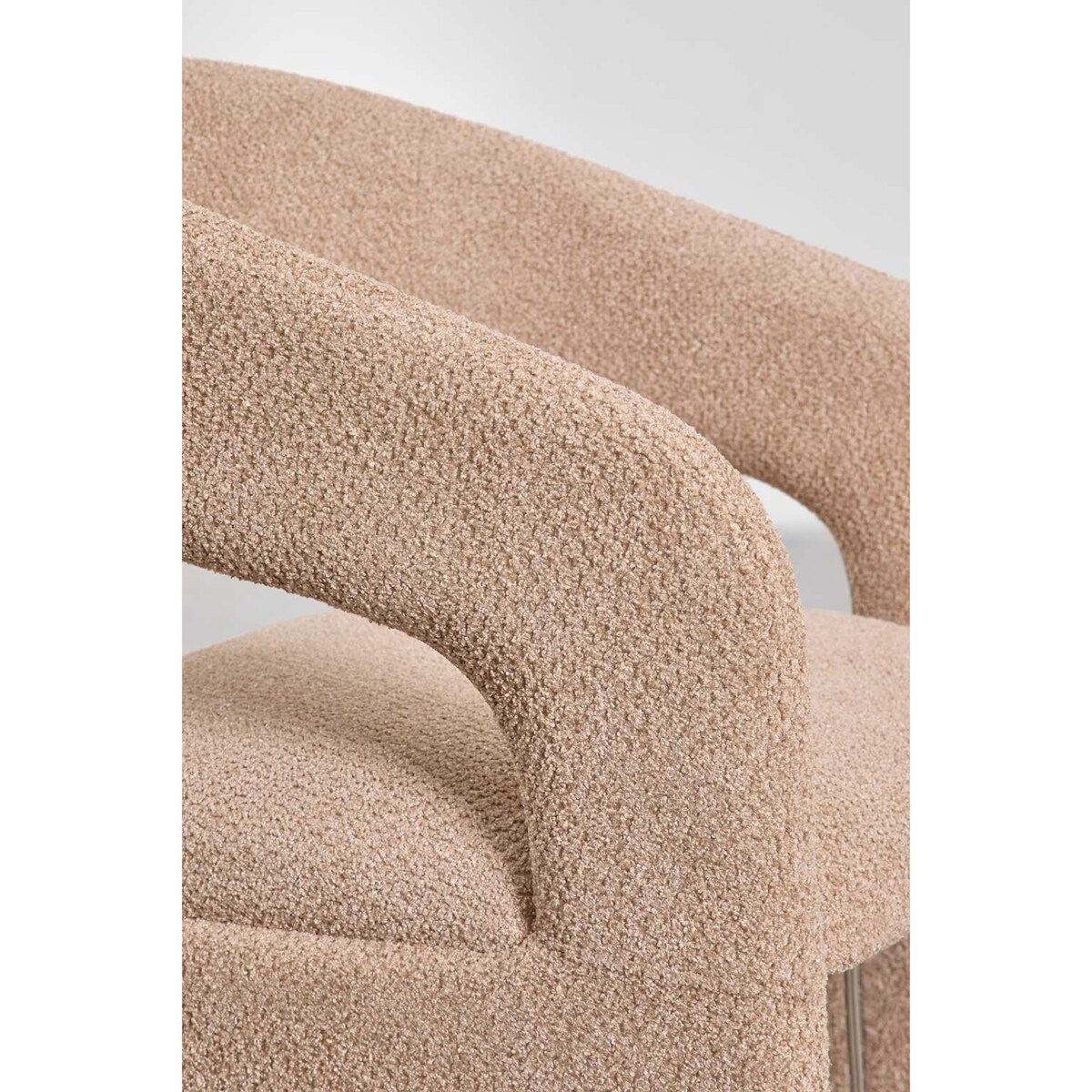 Krzesło tapicerowane Jules z podłokietnikami kawa z mlekiem