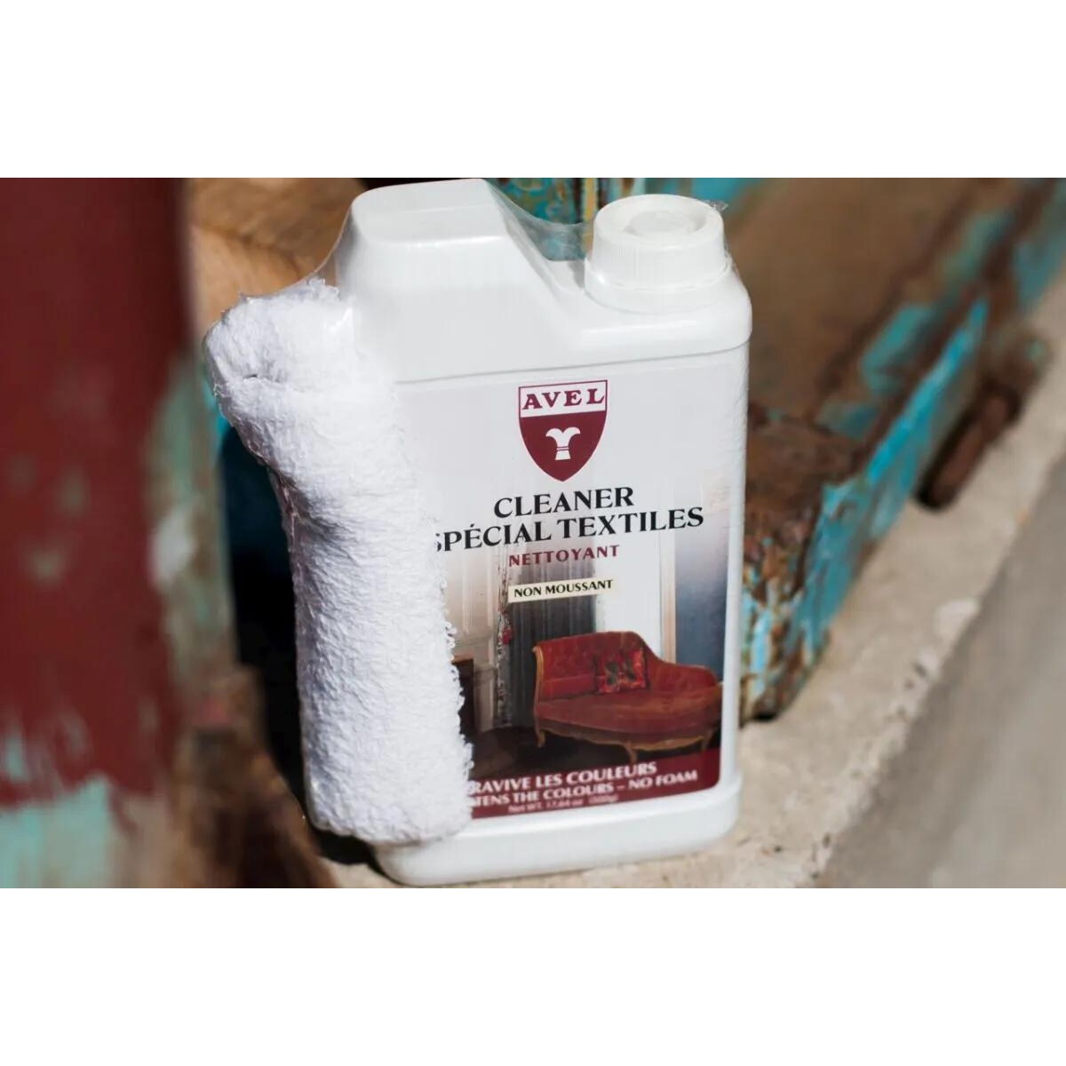 Płyn do czyszczenia tkanin i alcantary AVEL LTHR Special Textiles and Alcantara Cleaner 500 ml