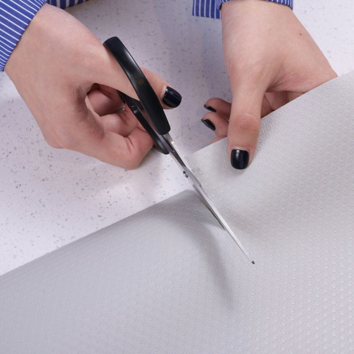 Mata antypoślizgowa do szuflady szafki 150x50cm szara KINGHOFF