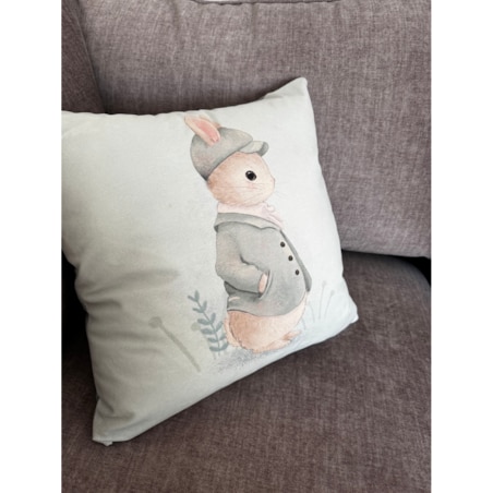 Dekoracyjna poszewka Wielkanocna z weluru Zajączek w kaszkiecie