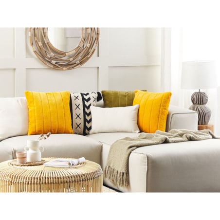 2 poduszki dekoracyjne włochacze 45 x 45 cm żółte PUMILA