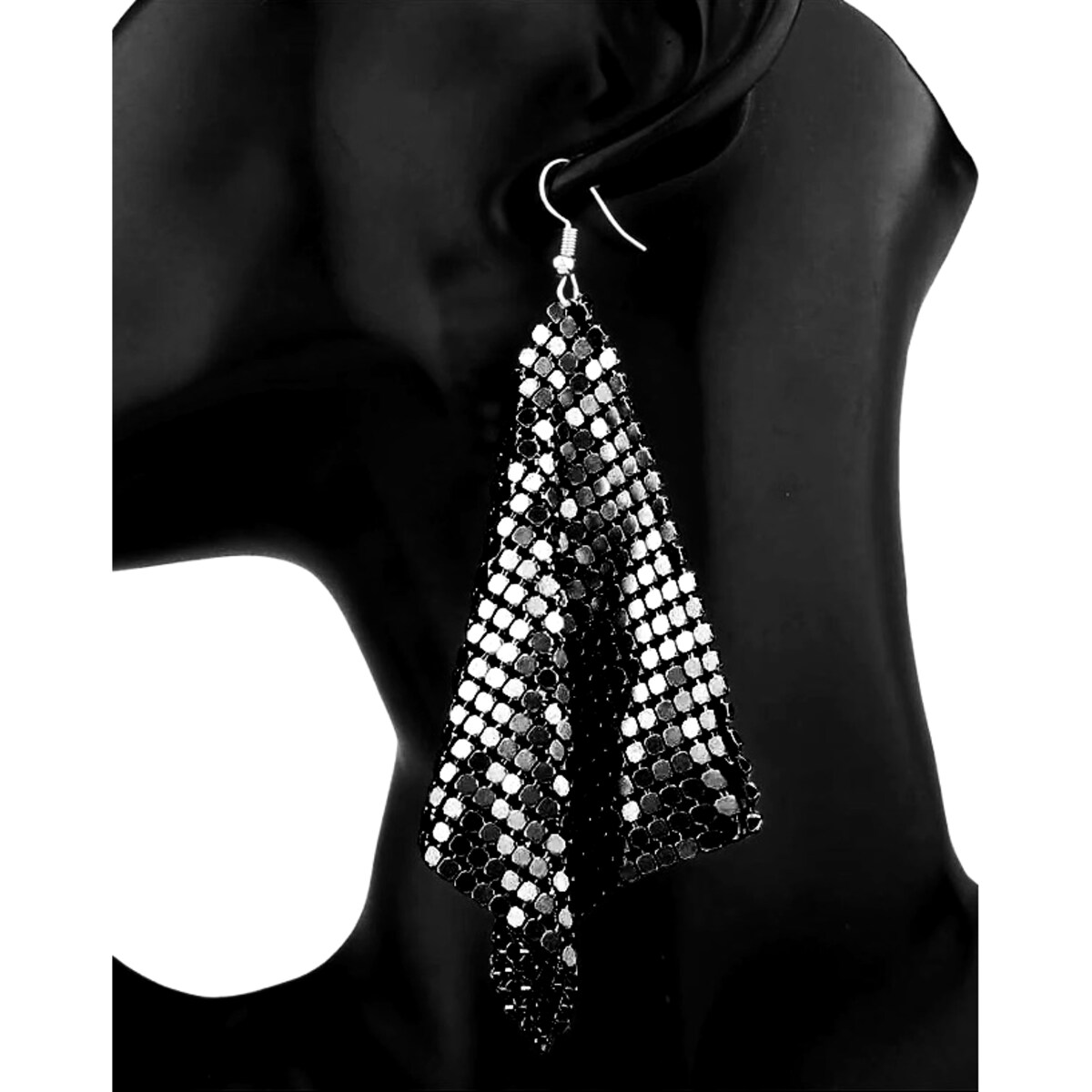 Czarne wiszące kolczyki długie efektowne lekkie delikatne wyjściowe