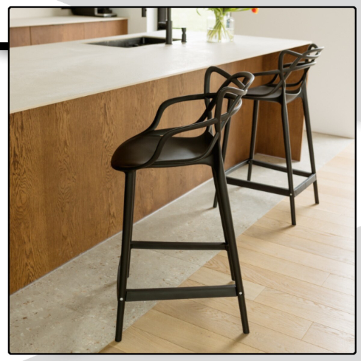 Hoker barowy plastikowy czarny ażurowy nowoczesny plastikowy do wyspy loft