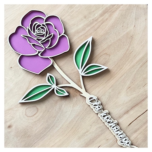 Duża drewniana róża z okazji Dnia Dziadka