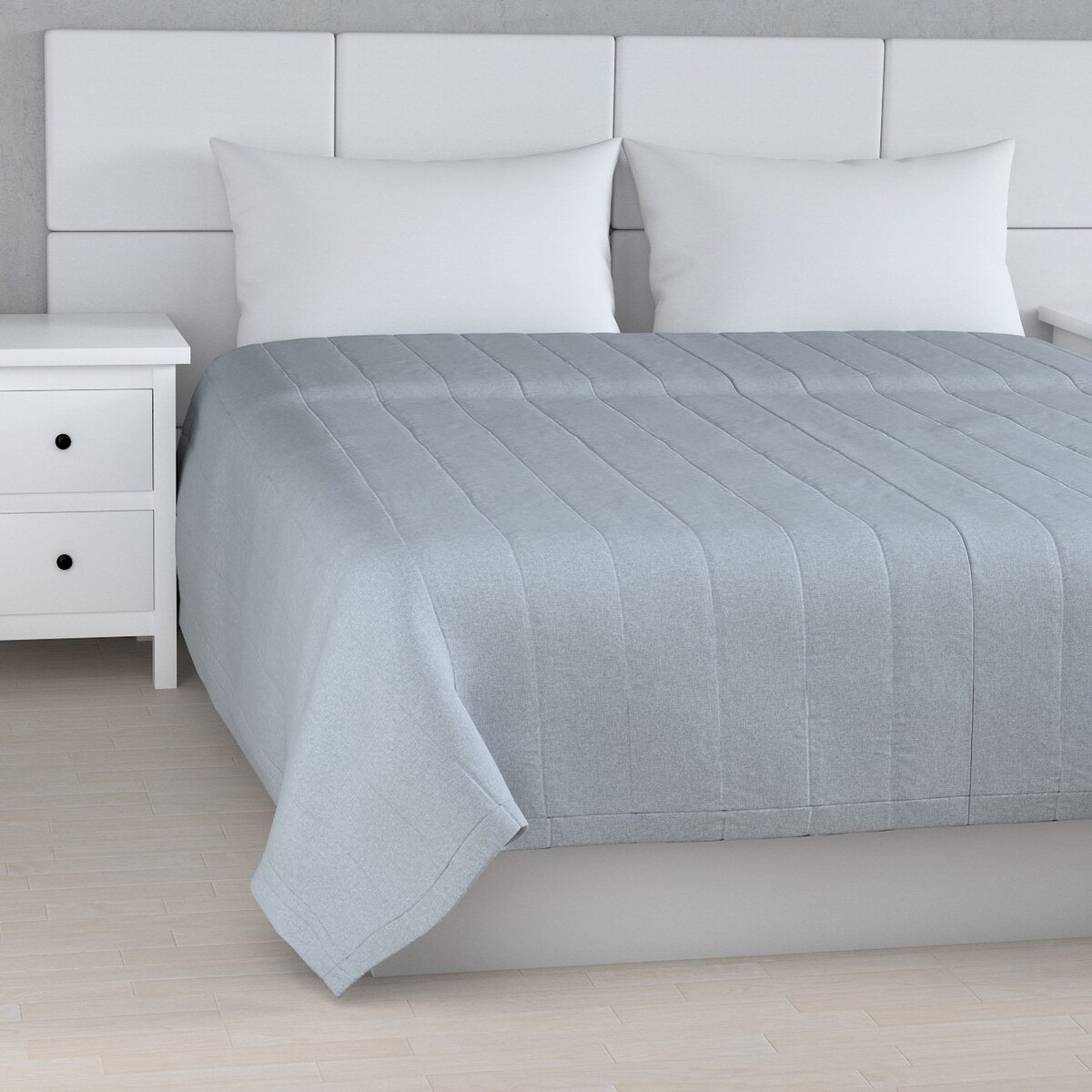 Narzuta pikowana w pasy 130x210 błękitny melanż