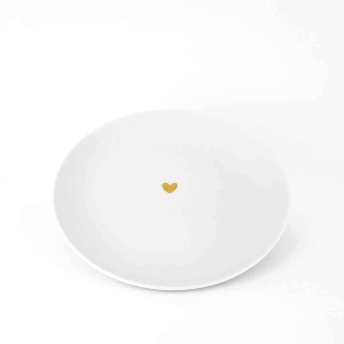 Biały talerz porcelanowy obiadowy 24 cm - motyw złotego serca dla bliskiej osoby na parapetówkę
