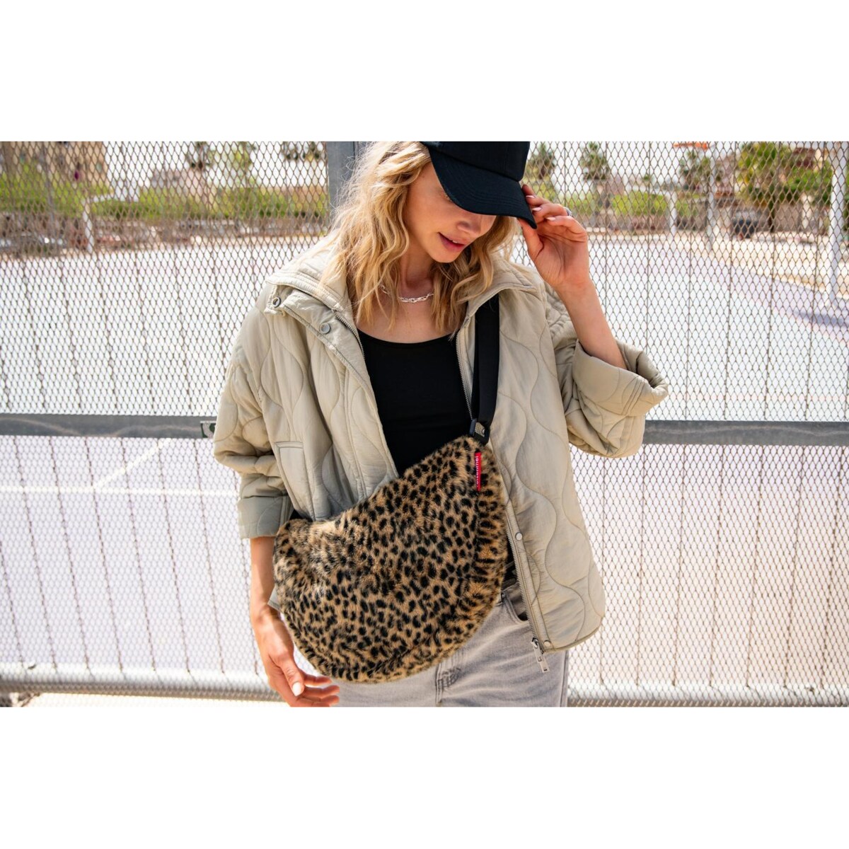 Torba MOONBAG S, leo fake fur