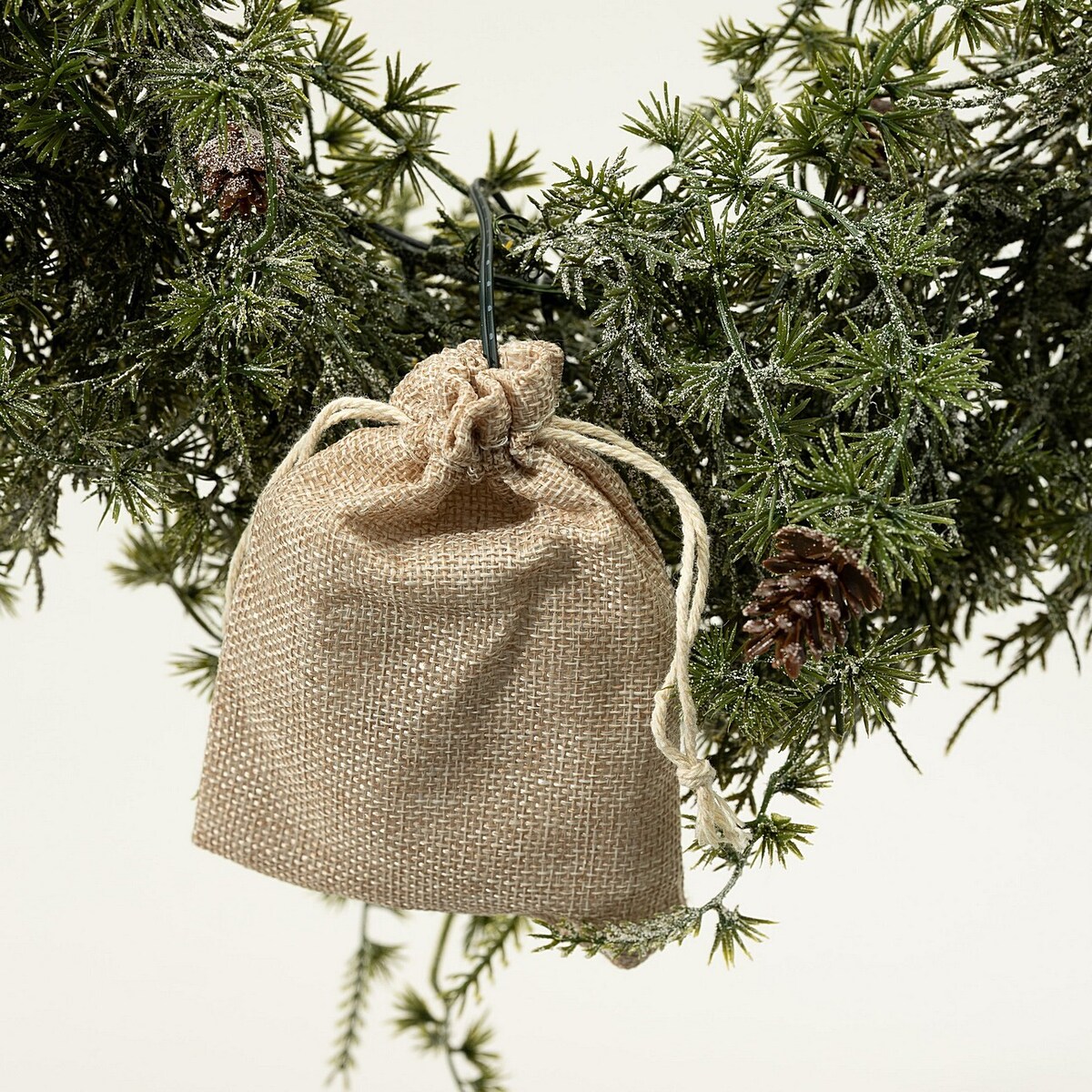 Wianek wiszący LED Forest Charm 50 cm boże narodzenie, święta, świąteczne, zielony-naturalny, 50x50x10 cm