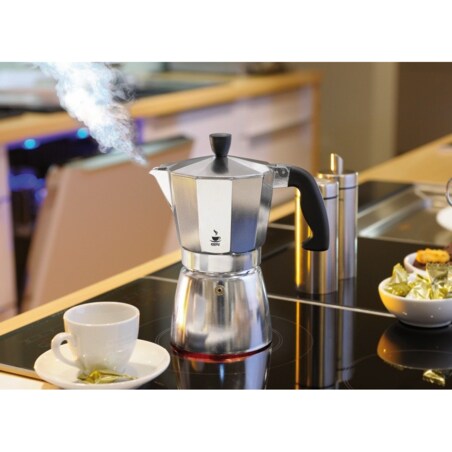Kawiarka z aluminiowa obudową, zaparzacz do przygotowania kawy jak w kawiarni