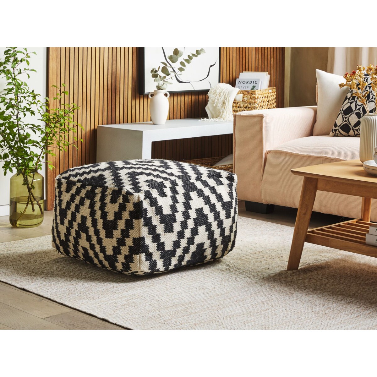 Puf wełniany 56 x 56 x 32 cm czarno-biały KNIDOS