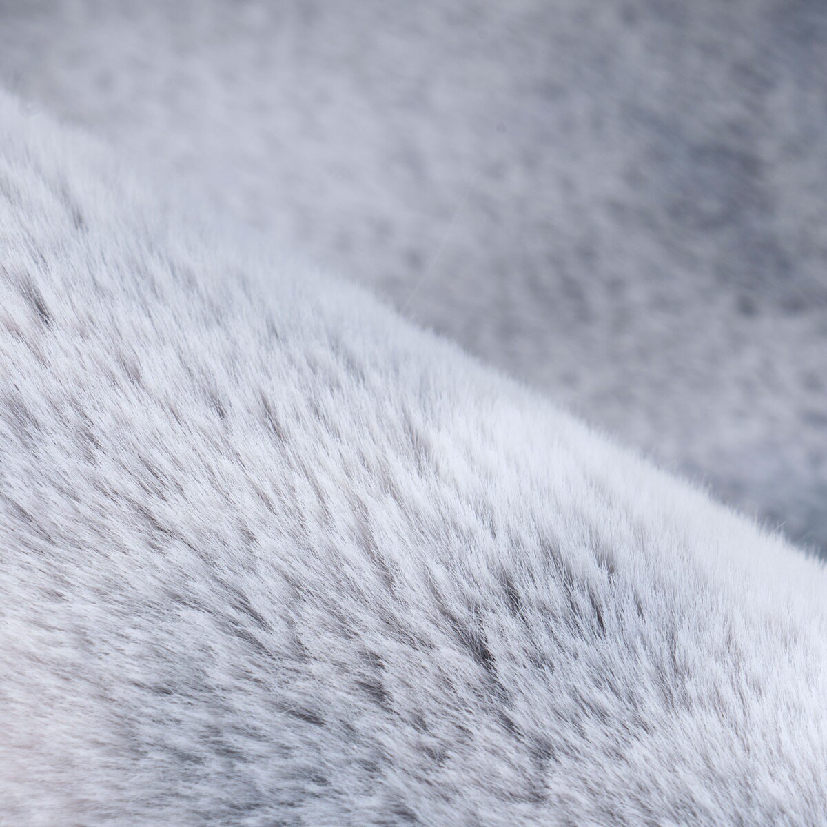 Dywan Rabbit z efektami iryzującymi Tolero 5000 Szary 120x170