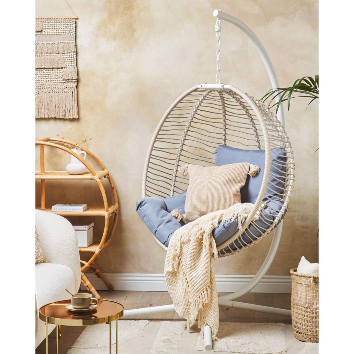 Fotel wiszący ze stojakiem biały ARCO