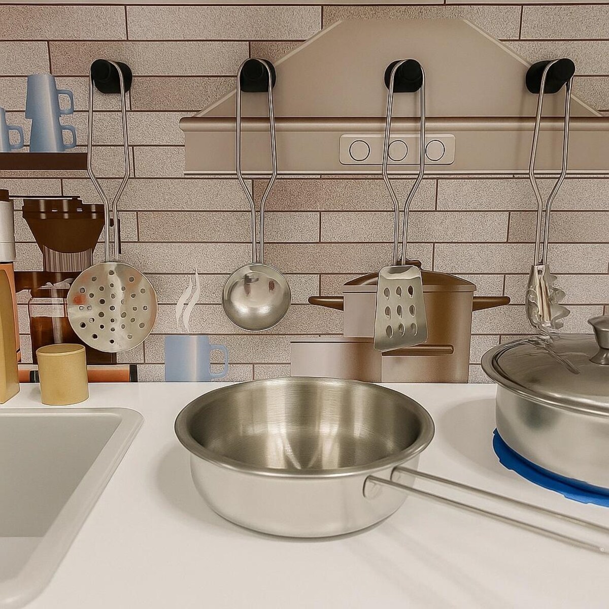 Drewniana kuchnia MILK dla dzieci – biała kuchnia z lodówką, zlewem, mikrofalą i akcesoriami