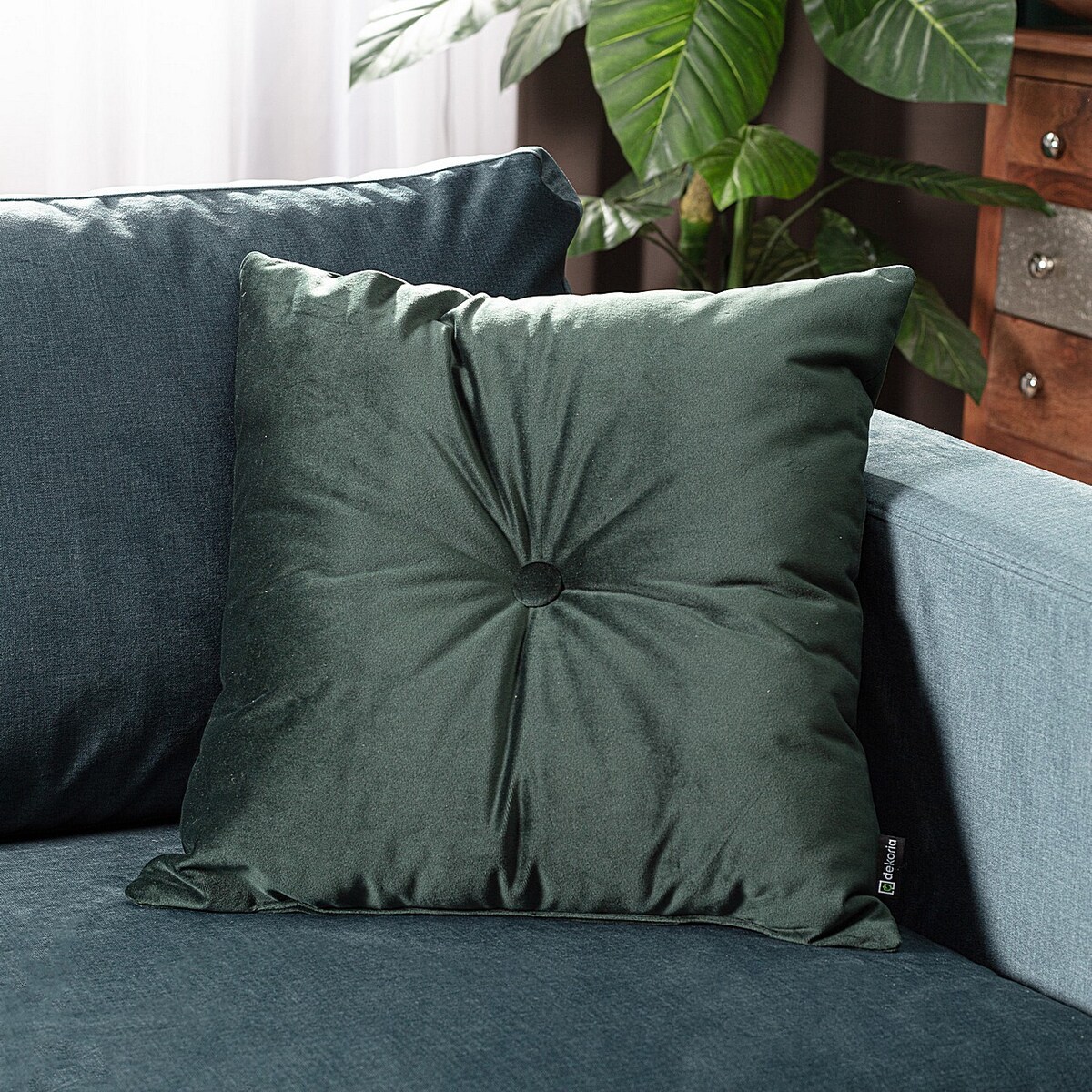 Poduszka kwadratowa Velvet z guzikiem, ciemny zielony, 37 x 37cm, Velvet
